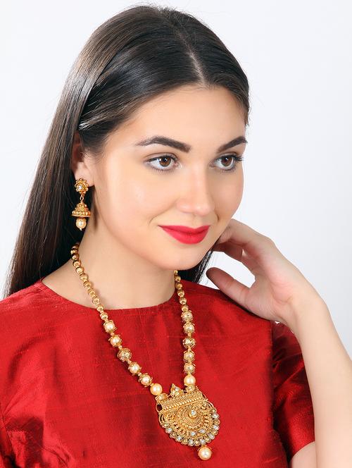 gold metal necklace - 15157832 - Standard Image - 1