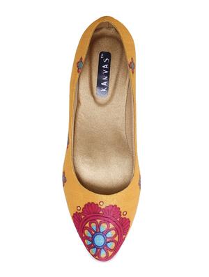 yellow slip on pump - 15163646 - Standard Image - 4