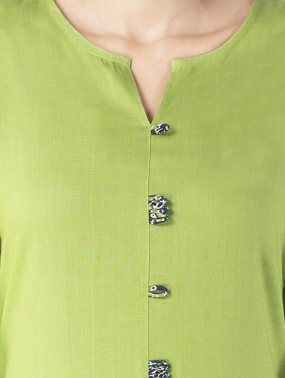 Double pocket solid kurta with printed palazzo - 15182399 - Zoom Image - 4