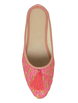 pink slip on jutis - 15203338 - Standard Image - 4