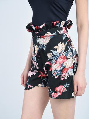 black floral shorts - 15211107 - Standard Image - 4