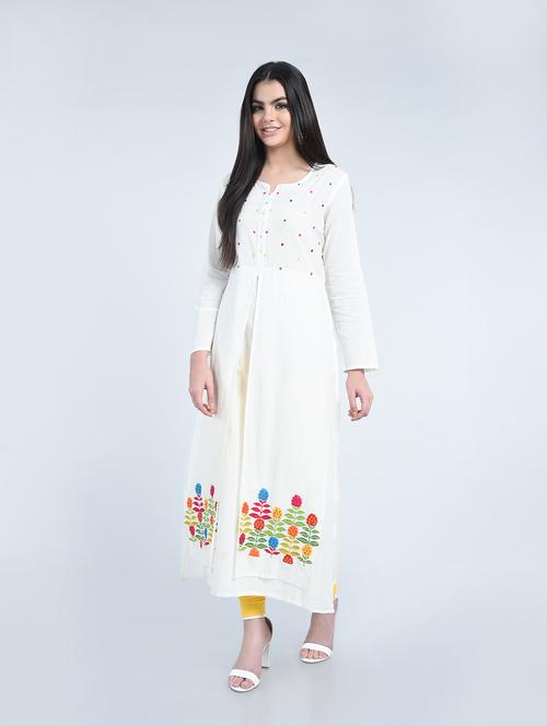Floral Embroidered Front Pleated Kurta - 15233041 - Very Small Image - 1
