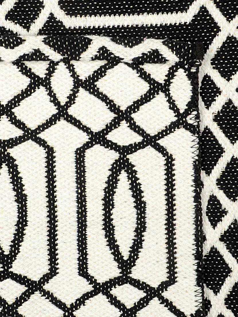 100% cotton unique design handloom made soft reversible multi purpose rugs for regular use. Size is 90x150 cm - 15235371 - Zoom Image - 4