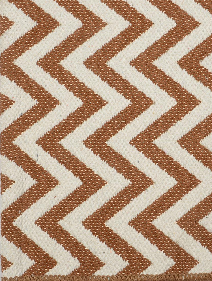 100% cotton unique design handloom made soft reversible multi purpose rugs for regular use. Size is 90x150 cm - 15235380 - Zoom Image - 4