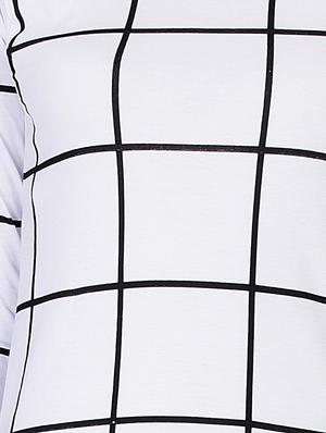 grid pattern round neck tee - 15268128 - Standard Image - 4