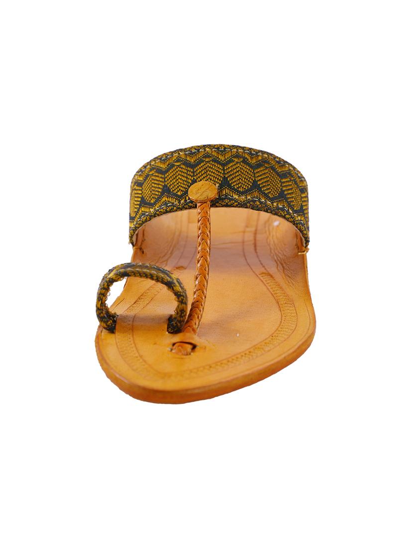 yellow one toe kolhapuri - 15272206 - Zoom Image - 4