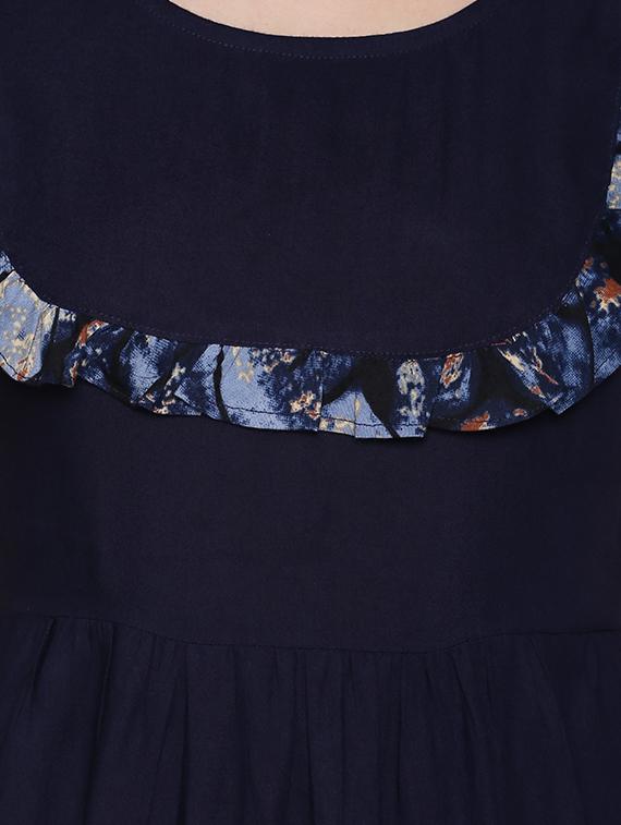 navy blue solid viscose top - 15287068 - Zoom Image - 4