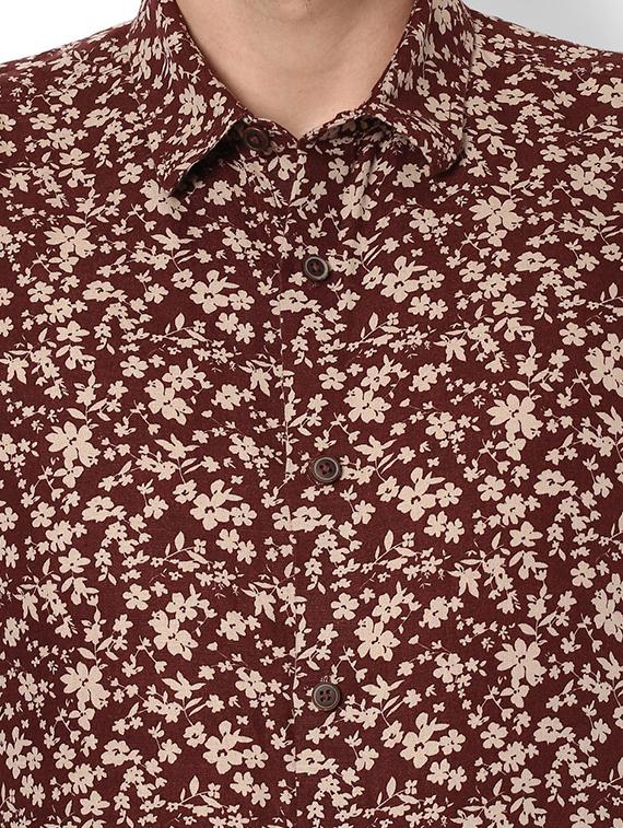 maroon cotton linen casual shirt - 15289129 - Zoom Image - 4