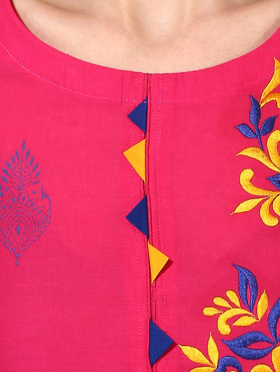 straight embroidered kurta - 15297634 - Zoom Image - 4