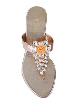 pink toe separator sandals - 15339924 - Standard Image - 4
