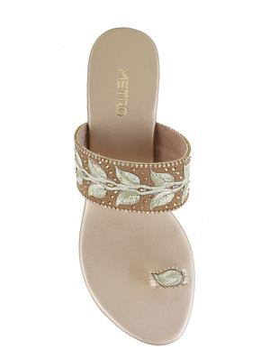 gold one toe sandals - 15339938 - Standard Image - 4