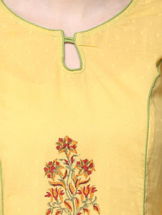 straight printed kurta - 15344502 - Zoom Image - 4
