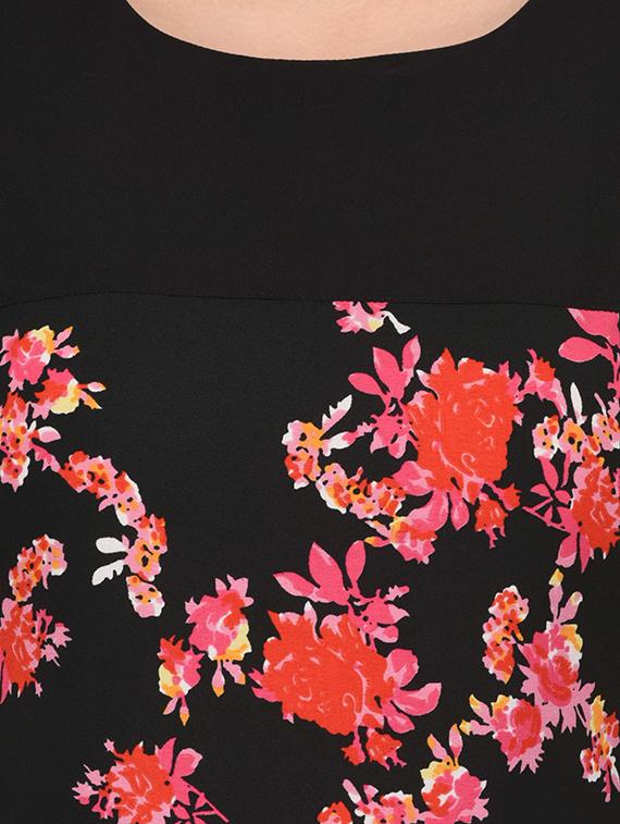 straight floral kurta - 15345547 - Zoom Image - 4