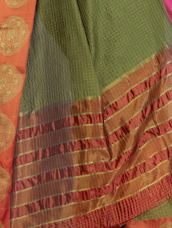 contrast bordered woven saree with blouse - 15363723 - Zoom Image - 4