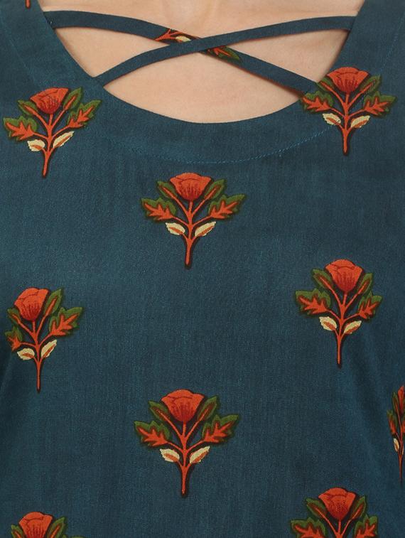 straight bell sleeves kurta - 15402322 - Zoom Image - 4