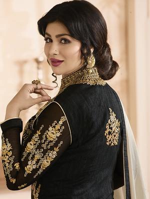 Embroidered semi-stitched churidaar suit - 15410232 - Standard Image - 4