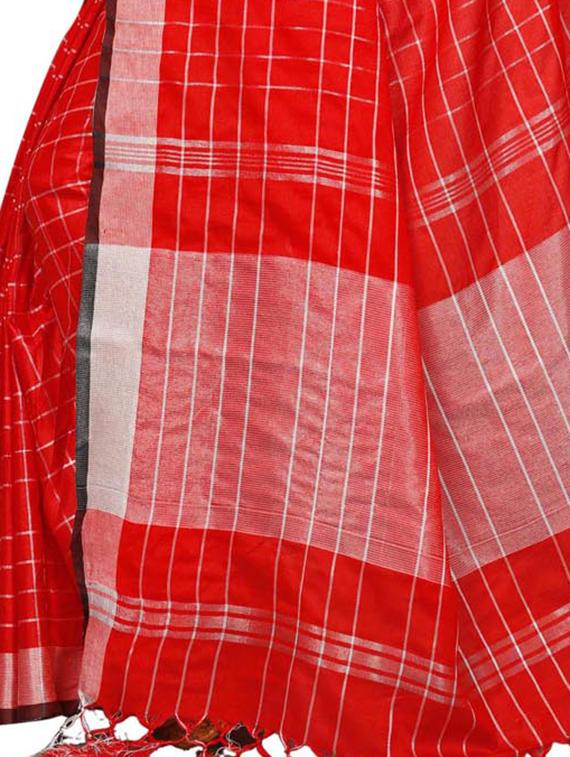 Linen Checkered woven saree with blouse - 15410858 - Zoom Image - 4