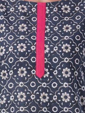 grey cotton straight kurti - 15417901 - Standard Image - 4