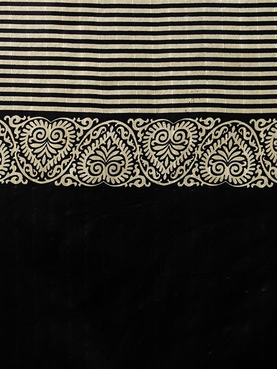 striped bordered printed saree with blouse - 15419483 - Zoom Image - 4