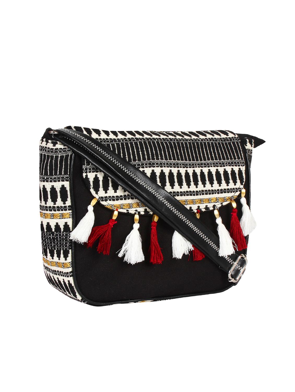 black canvas regular sling bag - 15421006 - Zoom Image - 4
