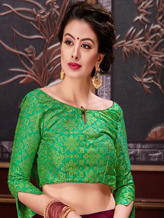 gold foil conversational printed saree with blouse - 15425952 - Zoom Image - 4