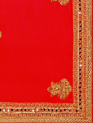 thread embroidered red saree with blouse - 15431113 - Standard Image - 4