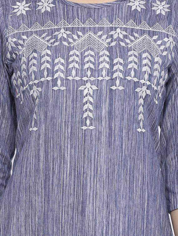 straight embroidered kurta - 15434802 - Zoom Image - 4