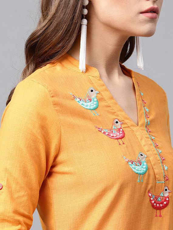 Embroidered patch work kurta - 15440552 - Zoom Image - 4