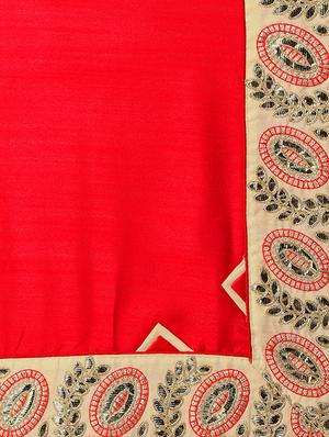 contrast embroidered border red saree with blouse - 15469463 - Standard Image - 4
