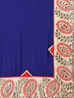 contrast embroidered border navy blue saree with blouse - 15469464 - Standard Image - 4