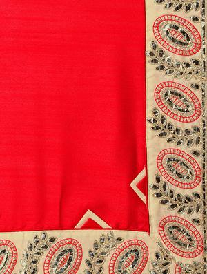 contrast embroidered border red saree with blouse - 15475444 - Standard Image - 4