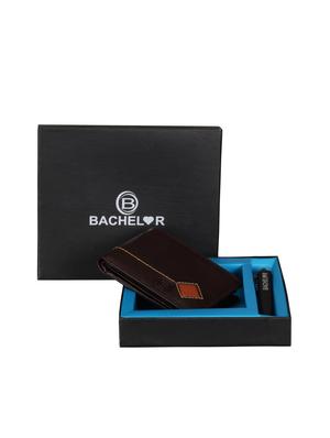 brown leather wallet - 15477351 - Standard Image - 4