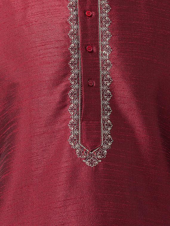 maroon & white silk blend kurta pyjama set - 15485045 - Zoom Image - 4