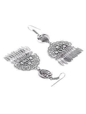 silver metal jewellery - 15485392 - Standard Image - 4