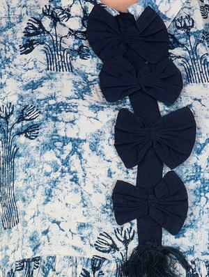 Flared bow detaling kurta - 15486924 - Standard Image - 4