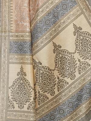 Geometrical printed saree with blouse - 15494218 - Standard Image - 4