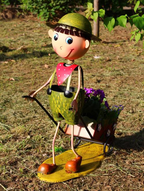 girl with cart new - 15497472 - Standard Image - 1