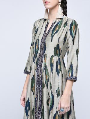 Silk Anarkali slit ikat print kurta - 15501402 - Standard Image - 4