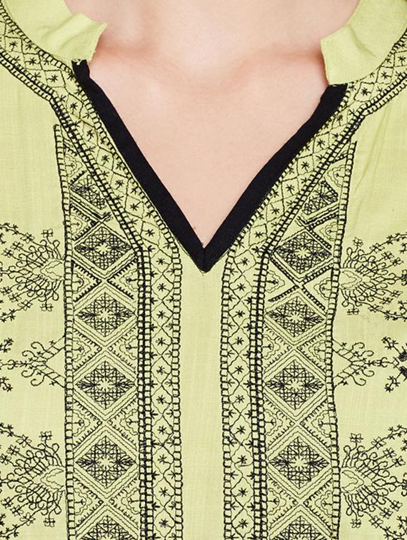 Straight embroidered kurta - 15518273 - Zoom Image - 4