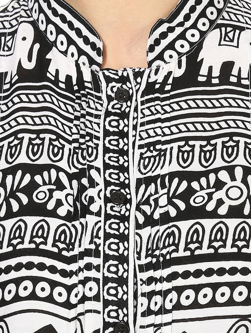 monochrome pleated ethnic print top - 15533413 - Zoom Image - 4