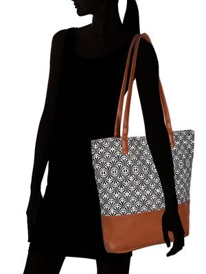 black leatherette (pu) regular tote - 15546162 - Standard Image - 4