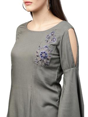 bell sleeved embroidered tunic - 15559898 - Standard Image - 4