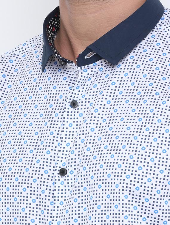 white cotton casual shirt - 15580152 - Zoom Image - 4