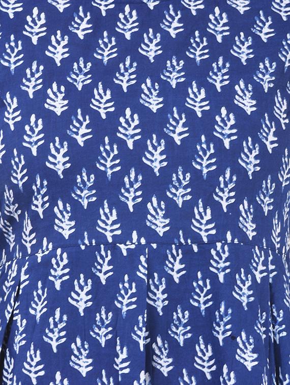 Indigo printed dress - 15603970 - Zoom Image - 4