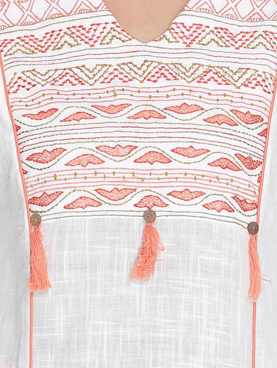 Double slit embroidered kurta with tassels - 15604682 - Zoom Image - 4