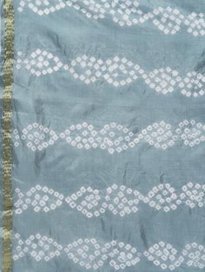 Zari bordered bandhani saree with blouse - 15606521 - Standard Image - 4