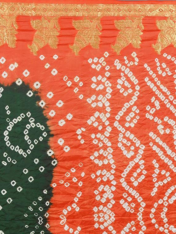 Zari bordered bandhani saree with blouse - 15607516 - Zoom Image - 4