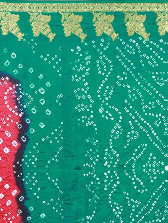 Zari bordered bandhani saree with blouse - 15607521 - Zoom Image - 4