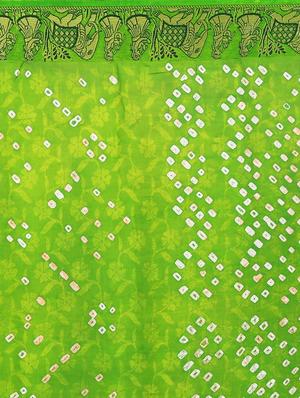 Zari bordered bandhani saree with blouse - 15607537 - Standard Image - 4