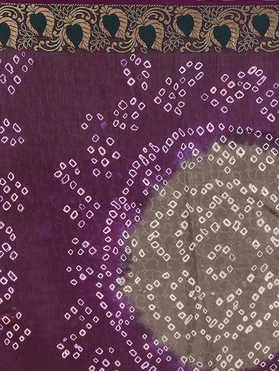 Zari bordered bandhani saree with blouse - 15607542 - Zoom Image - 4
